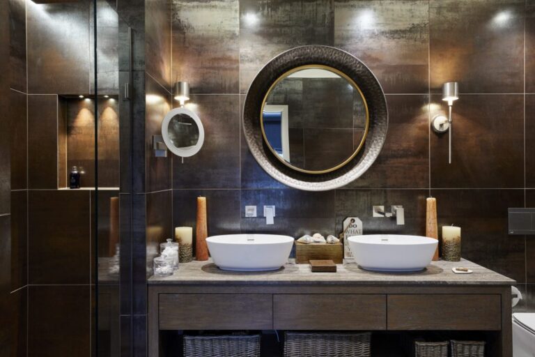 luxury small bathroom idea