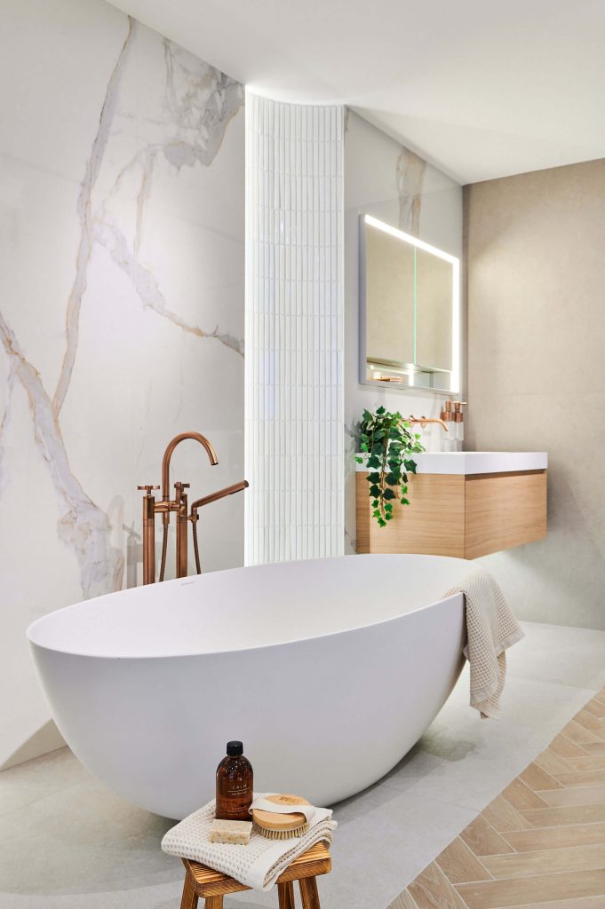 Kallums Bathrooms Guildford Showroom White Luxury Bath